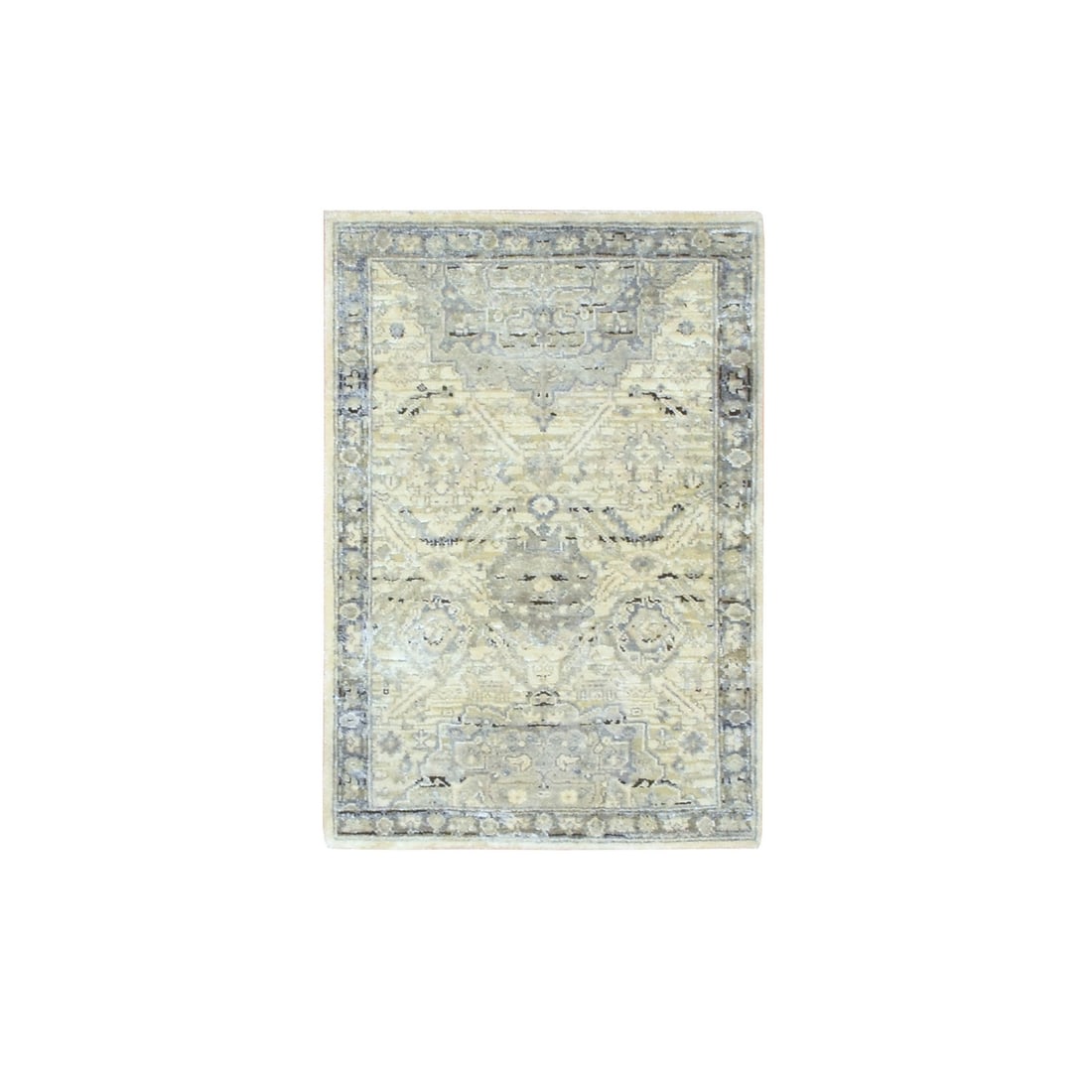 2'1"x3' White Oushak Hand Knotted Pure Silk and Textured Wool Mat Rug: 2'1"x3' White Oushak Hand Knotted Pure Silk and Textured Wool Mat Rug Hand-knotted in pure silk and textured wool, this 2'1"x3' White Oushak rug boasts a classic Oriental design. Its ivory color and g