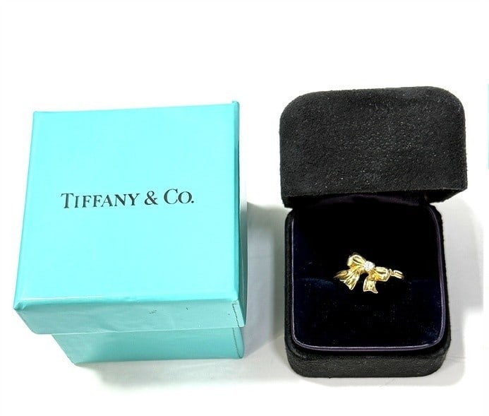 Yellow Gold 18k Tiffany & Co Bow Diamond Ring Vintage US 5.75 EU 51: Yellow Gold 18k Tiffany & Co Bow Diamond Ring Vintage US 5.75 EU 51 Item Specifics: Shape: Bow Occasion: Anniversary Birthday Christening Christmas Engagement Graduation Mother's Day Valentine's Day W