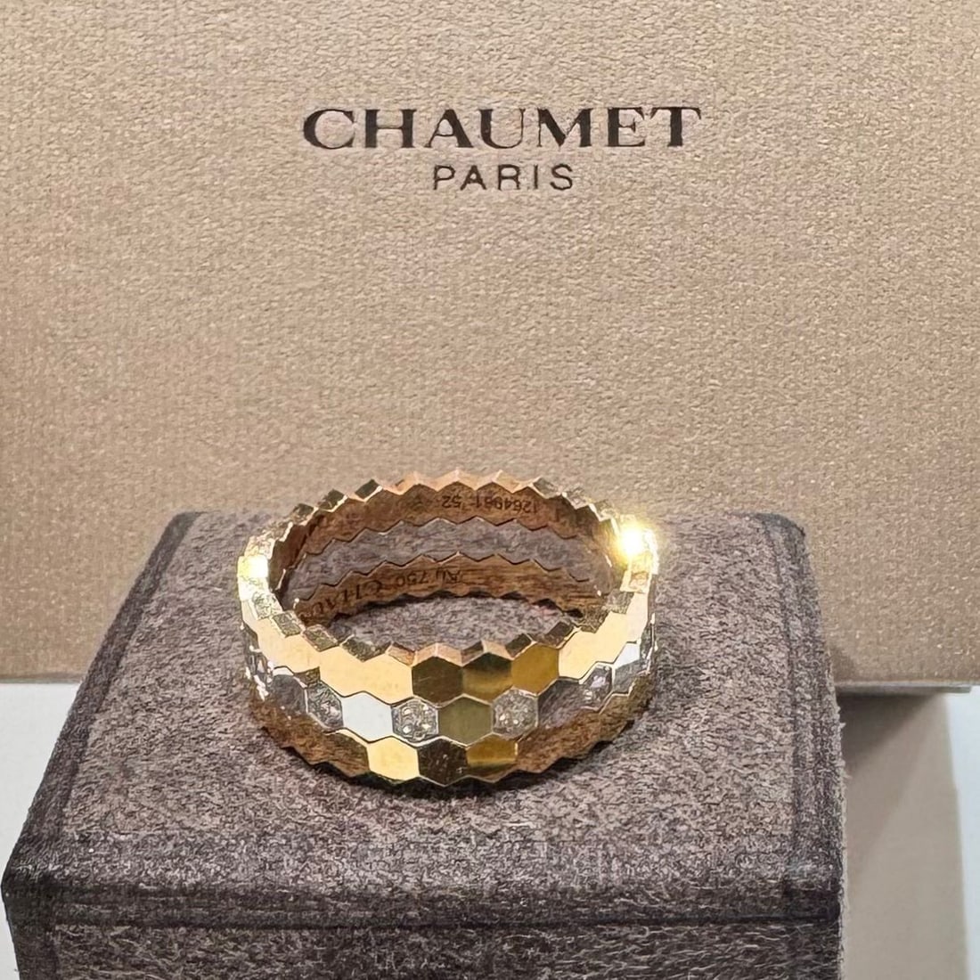 Chaumet Bee My Love Honeycomb Diamond 18k Tri Gold 3 Stacking Rings Set with Box: Chaumet Bee My Love Honeycomb Diamond 18k Tri Gold 3 Stacking Rings Set with Box Item Specifics: Antique: No Shape: Round Occasion: Anniversary Birthday Christening Christmas Engagement Graduation Mot
