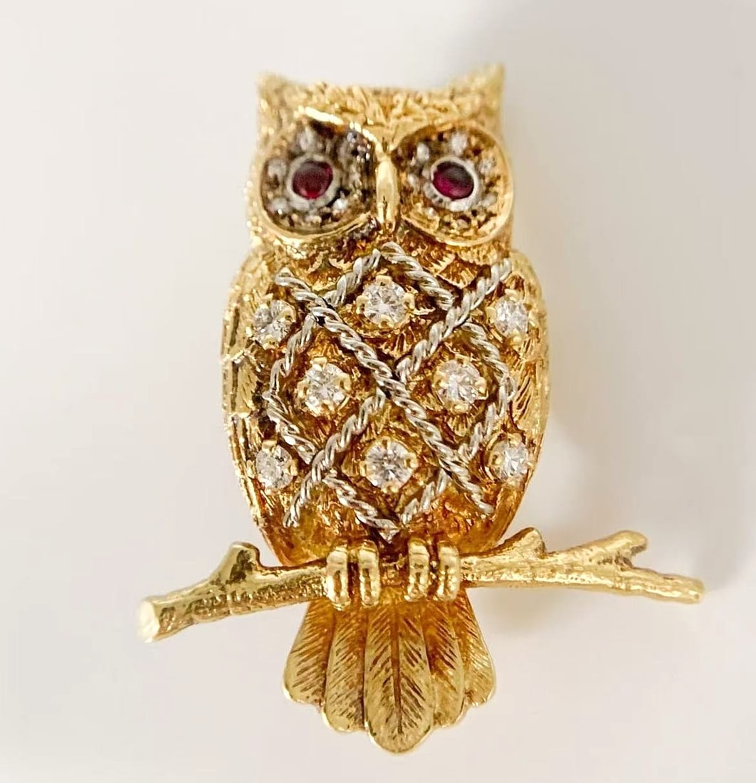 18k Yellow Gold Ruby Eyes Owl Bird Animal Diamond Brooch 11.3g By Wolfe: 18k Yellow Gold Ruby Eyes Owl Bird Animal Diamond Brooch 11.3g By Wolfe Item Specifics: Shape: Owl Occasion: Anniversary Birthday Christening Christmas Confirmation/Communion Engagement Graduation Mot