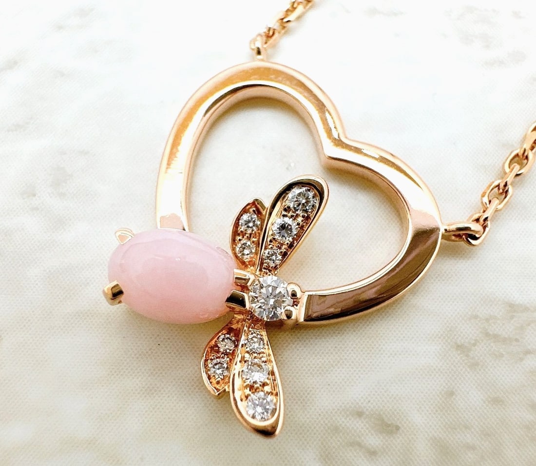 Chaumet Attrape Moi Bee Heart Opal Diamond 18k Rose Gold Necklace Pendant Insect: Chaumet Attrape Moi Bee Heart Opal Diamond 18k Rose Gold Necklace Pendant Insect Item Specifics: Pendant Shape: Bee Closure: Spring Ring Occasion: Anniversary Birthday Christening Christmas Confirmati