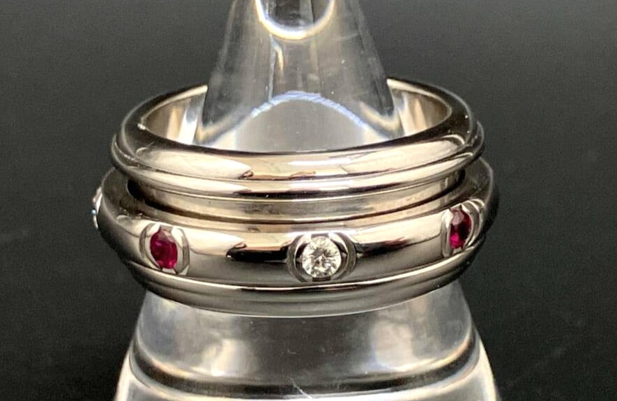 Piaget Possession Ruby Diamond 18k White Gold Spinner Band Ring US 6 EU 52: Piaget Possession Ruby Diamond 18k White Gold Spinner Band Ring US 6 EU 52 Item Specifics: Shape: Round Main Stone Creation: Natural Occasion: Anniversary Birthday Christening Christmas Engagement Gra