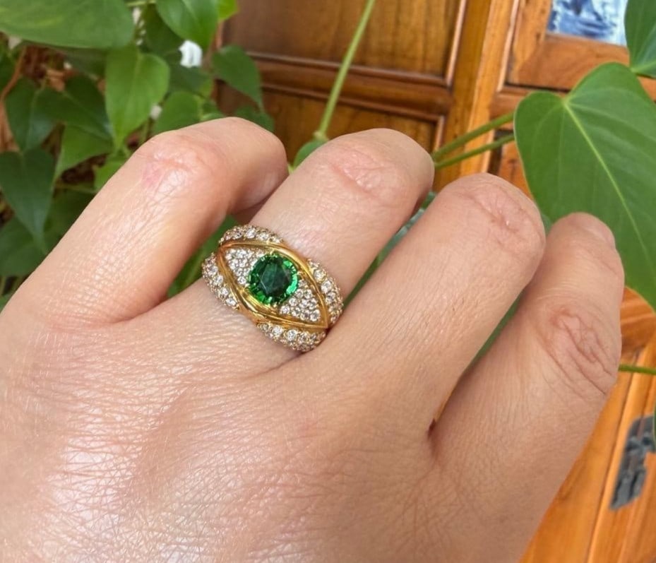 Vintage Natural Green Tourmaline 1.032ct Diamond 0.80ct 18k Gold Cocktail Ring: Vintage Natural Green Tourmaline 1.032ct Diamond 0.80ct 18k Gold Cocktail Ring Item Specifics: Shape: Round Occasion: Anniversary Birthday Christening Christmas Engagement Graduation Mother's Day Vale