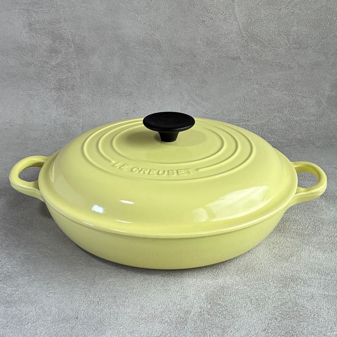 Le Creuset Shallow Casserole Braiser 26cm 2L 2.5 qt Yellow Enamel Cast Iron (1 of 17)