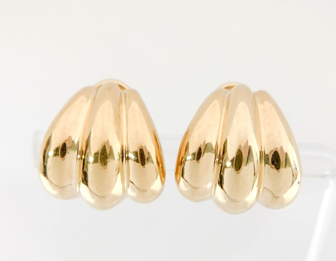 Yellow Gold Huggie Stud Clip On Earrings Luxury Tiffany & Co Vintage: Yellow Gold Huggie Stud Clip On Earrings Luxury Tiffany & Co Vintage Item Specifics: Closure: Clip-On Occasion: Anniversary Birthday Christening Christmas Confirmation/Communion Engagement Father's Da