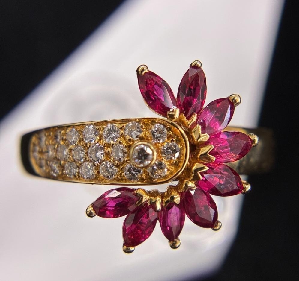 Mouawad Ruby Diamond Flower Motif 18k Yellow Gold Cocktail Ring US 5 EU 49: Mouawad Ruby Diamond Flower Motif 18k Yellow Gold Cocktail Ring US 5 EU 49 Item Specifics: Main Stone Creation: Natural Shape: Flower Occasion: Anniversary Birthday Christening Christmas Engagement Gr