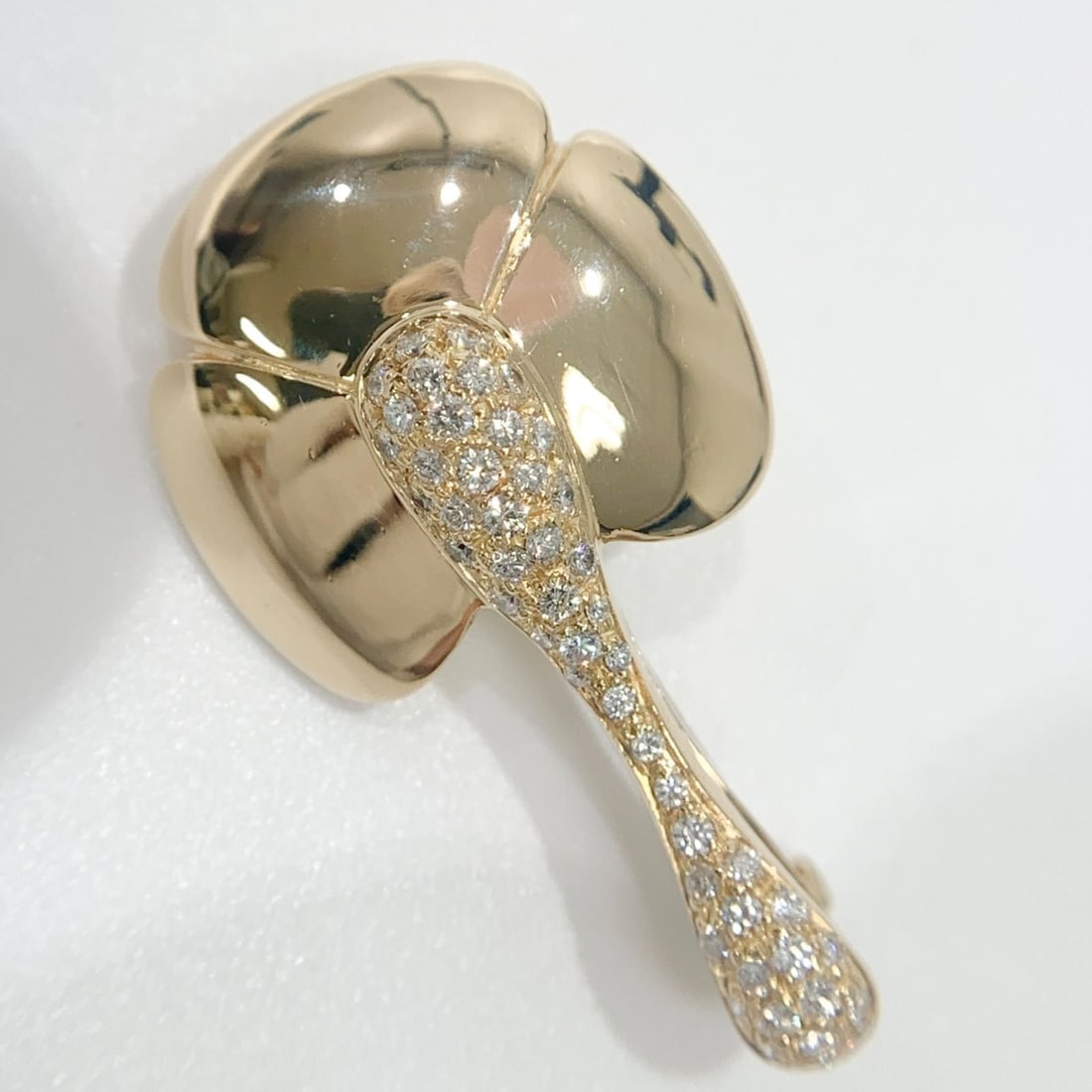 Diamond 18k Yellow Gold Paris Flower Brooch 10.7g Box Gift Vintage: Diamond 18k Yellow Gold Paris Flower Brooch 10.7g Box Gift Vintage Item Specifics: Shape: Flower Main Stone Creation: Natural Occasion: Anniversary Birthday Christening Christmas Confirmation/Communio