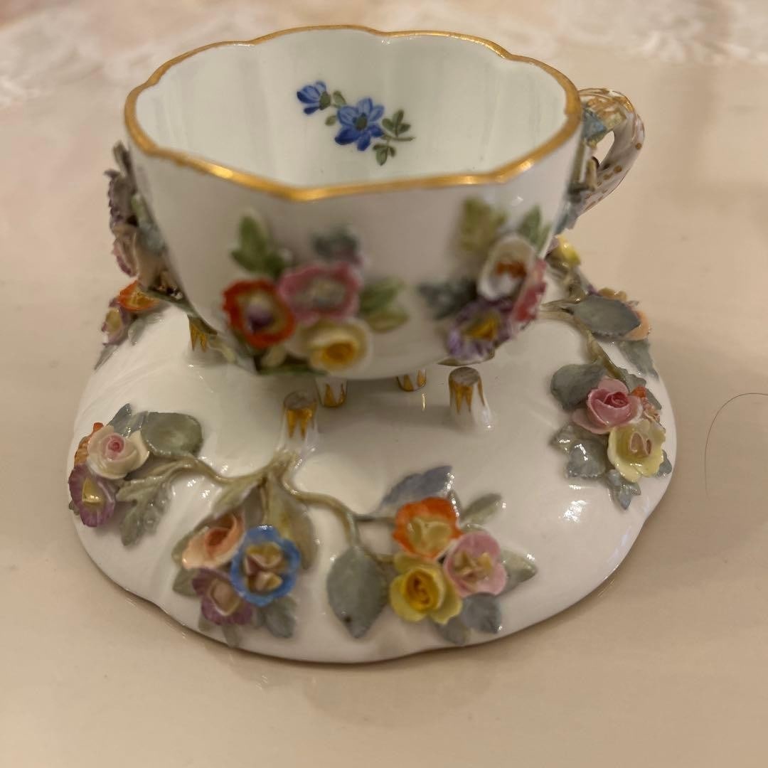 Meissen Applique Hand Painted Gilt Cup Saucer Antique Gold Trim Rare Collectible: Meissen Applique Hand Painted Gilt Cup Saucer Antique Gold Trim Rare Collectible Item Specifics: Origin: NA Number Of Items In Set: NA Shape: NA Signed By: NA Occasion: NA Keeps Cold For: NA Vintage: 