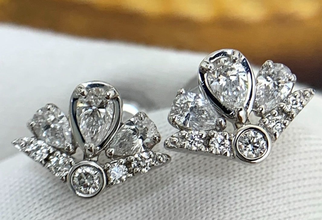 Monnickendam Little Princess Diamond Platinum 900 Tiara Crown Stud Earrings: Monnickendam Little Princess Diamond Platinum 900 Tiara Crown Stud Earrings Item Specifics: Antique: No Shape: Tiara Main Stone Creation: Natural Occasion: Anniversary Birthday Christening Christmas C