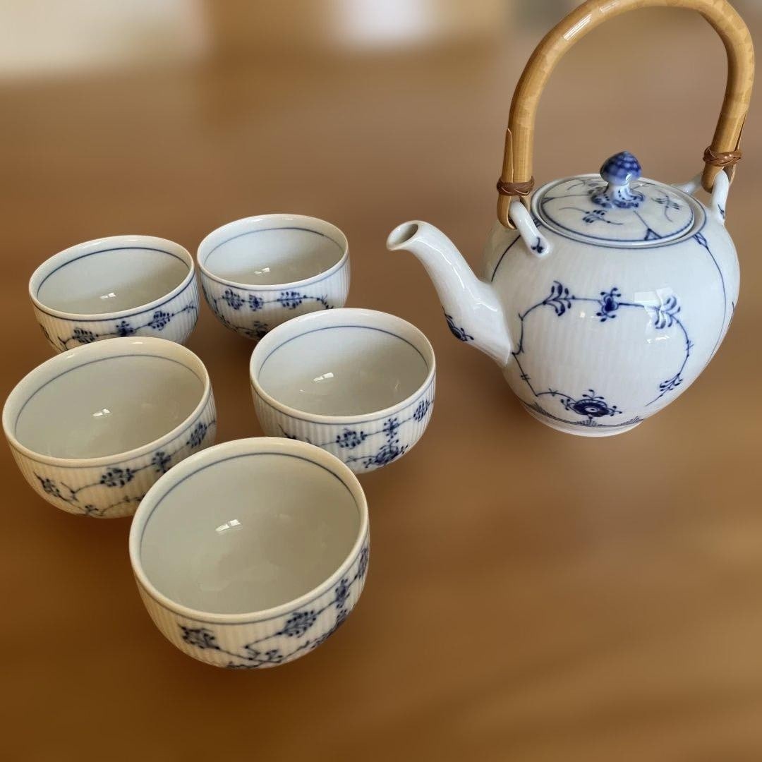 Vintage Royal Copenhagen Blue Fluted Teapot 5 cups Set Porcelain Flower Printed (1 of 6)