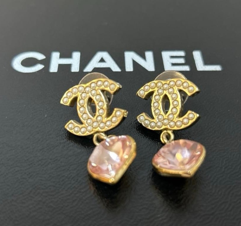 CHANEL B22B Coco Mark CC Heart Motif Pink Stone Stud Earring Gold tone (1 of 4)