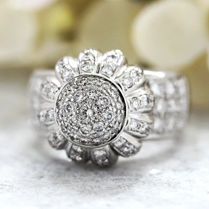 Rodney Rayner Pave Diamond 18k White Gold Flower Motif Bold Cocktail Ring 17.2g: Rodney Rayner Pave Diamond 18k White Gold Flower Motif Bold Cocktail Ring 17.2g Item Specifics: Antique: No Shape: Flower Occasion: Anniversary Birthday Christening Christmas Engagement Graduation Mot