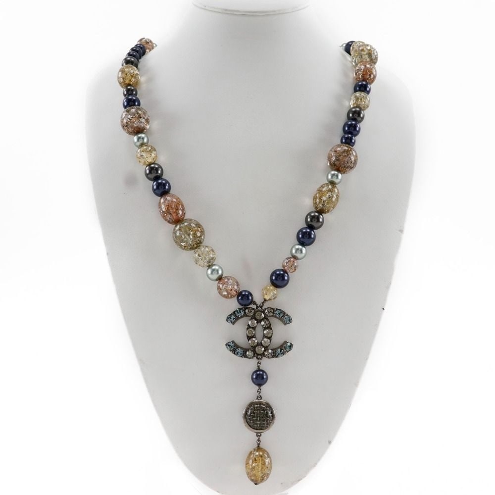 Chanel CC Mark CC 06P Multicolored Stone Faux Pearl Necklace Pendant: Chanel CC Mark CC 06P Multicolored Stone Faux Pearl Necklace Pendant Item Specifics: Brand: CHANEL Type: Necklace Style: Necklace Material: Metal Main Stone: Faux Pearl multicolored Stone Product Disc
