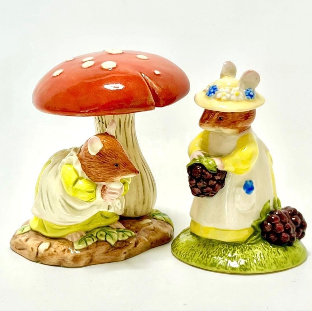 Royal Doulton Brambly Hedge In The Brambles Primrose Picking Berries DBH33: Royal Doulton Brambly Hedge In The Brambles Primrose Picking Berries DBH33 Item Specifics: Origin: English Antique: No Signed By: NA Item Length: NA Vintage: Yes Original/Licensed Reproduction: Origin