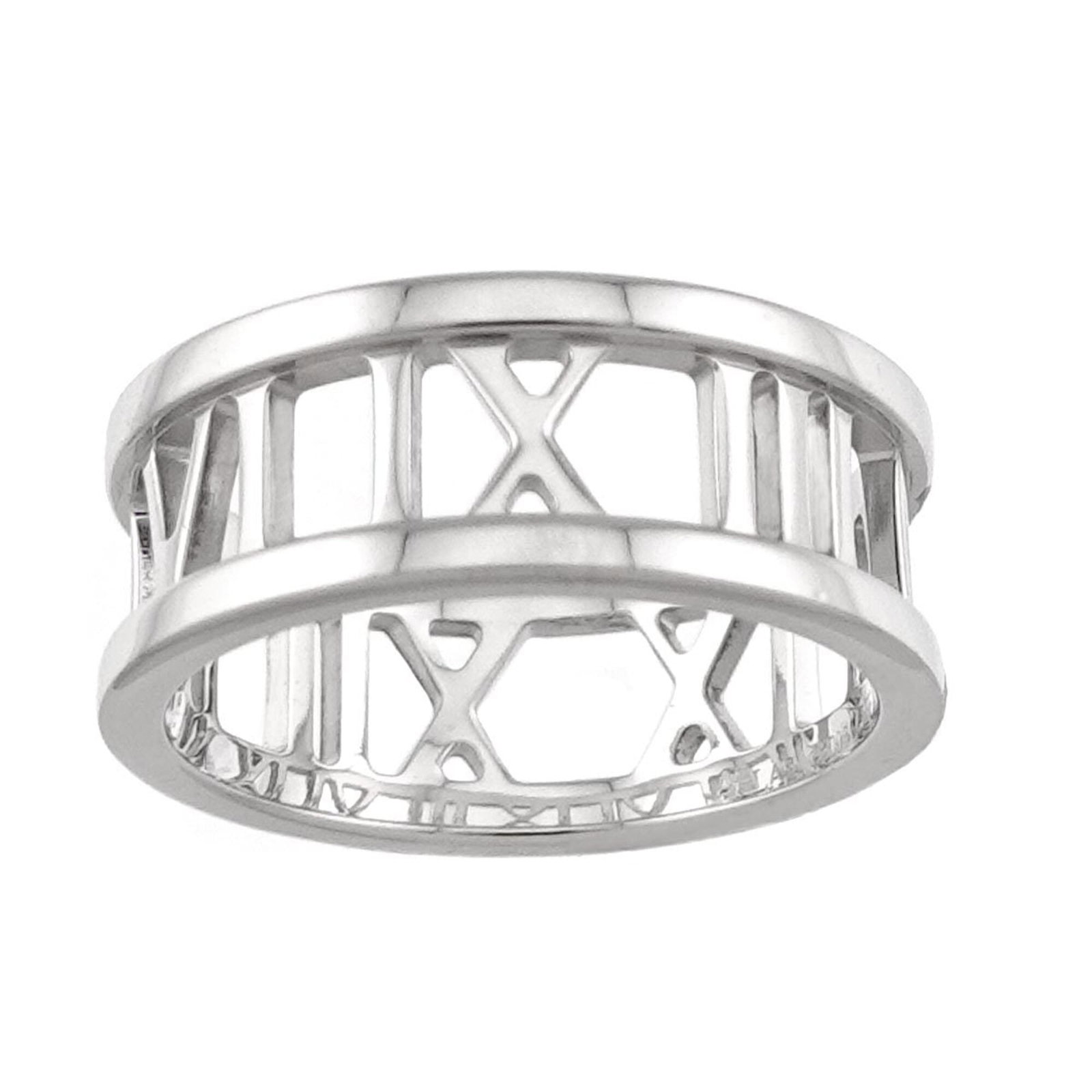 TIFFANY Band Ring White Gold (18K): TIFFANY Band Ring White Gold (18K) 18K White Gold Band Ring from Tiffany's Atlas Line, featuring a sleek and modern design. This Like New used ring boasts excellent condition with no visible wear, mak