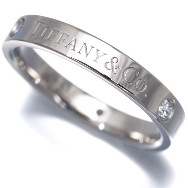 Tiffany&Co. Ring Diamond Flat Band 3P Us5.5-5.75 950 Platinum: Tiffany&Co. Ring Diamond Flat Band 3P Us5.5-5.75 950 Platinum Tiffany&Co.'s 3P flat band platinum ring features a natural diamond set in a sleek, 950 platinum band with a comfortable US5.5-5.75 ring s