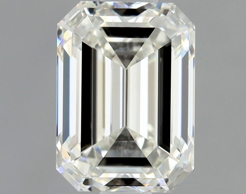 GIA Emerald 0.8ct I VVS2 - Loose Natural Diamond: GIA Emerald 0.8ct I VVS2 - Loose Natural Diamond GIA Emerald 0.8ct I VVS2 - Loose Natural Diamond. This exceptional 0.8-carat emerald cut diamond boasts an impressive I color, VVS2 clarity, and EX