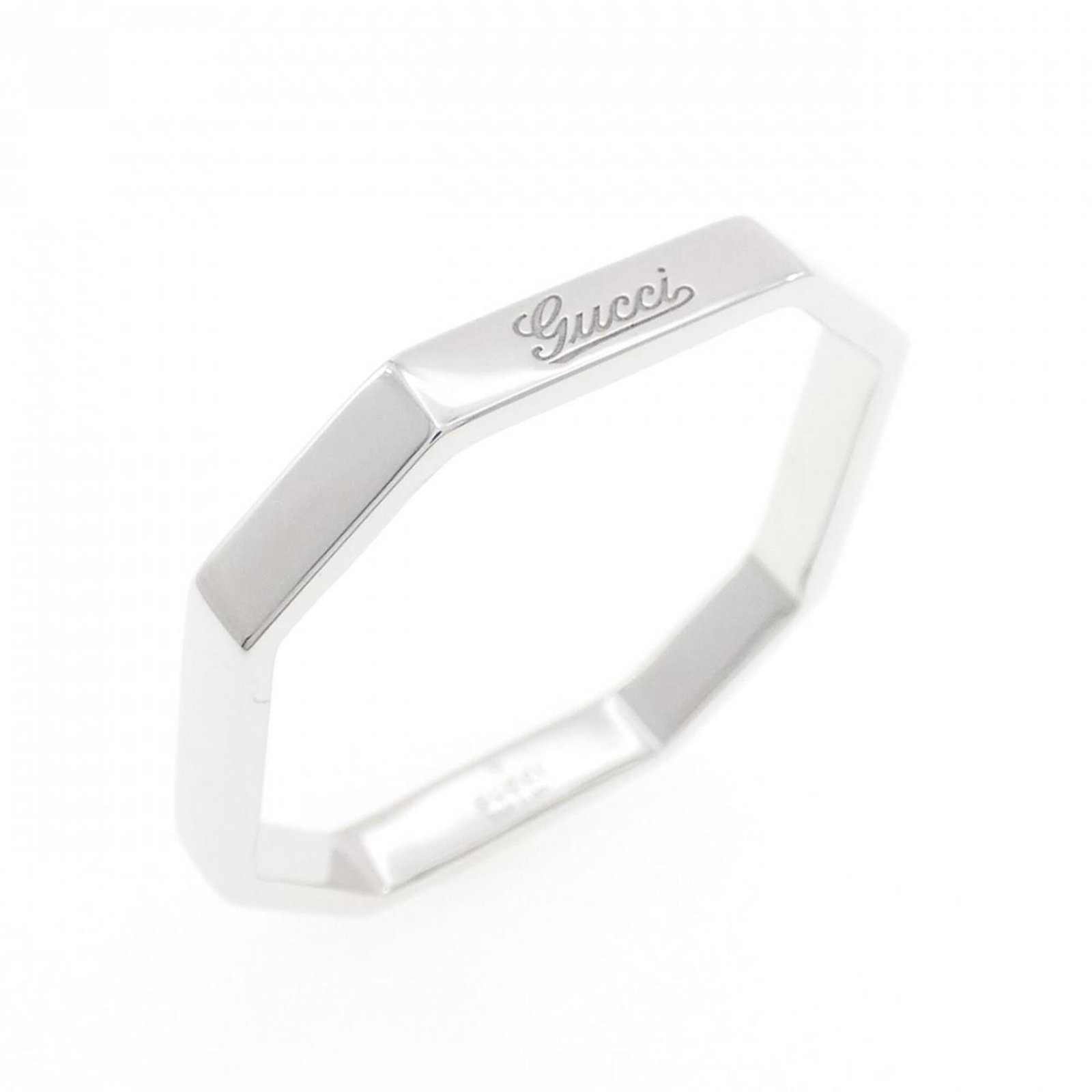 GUCCI Wedding Ring White Gold (18K): GUCCI Wedding Ring White Gold (18K) White gold (18K) wedding ring from Gucci, featuring a classic design with a 20 US size and 10 condition, showcasing excellent condition with only the faintest