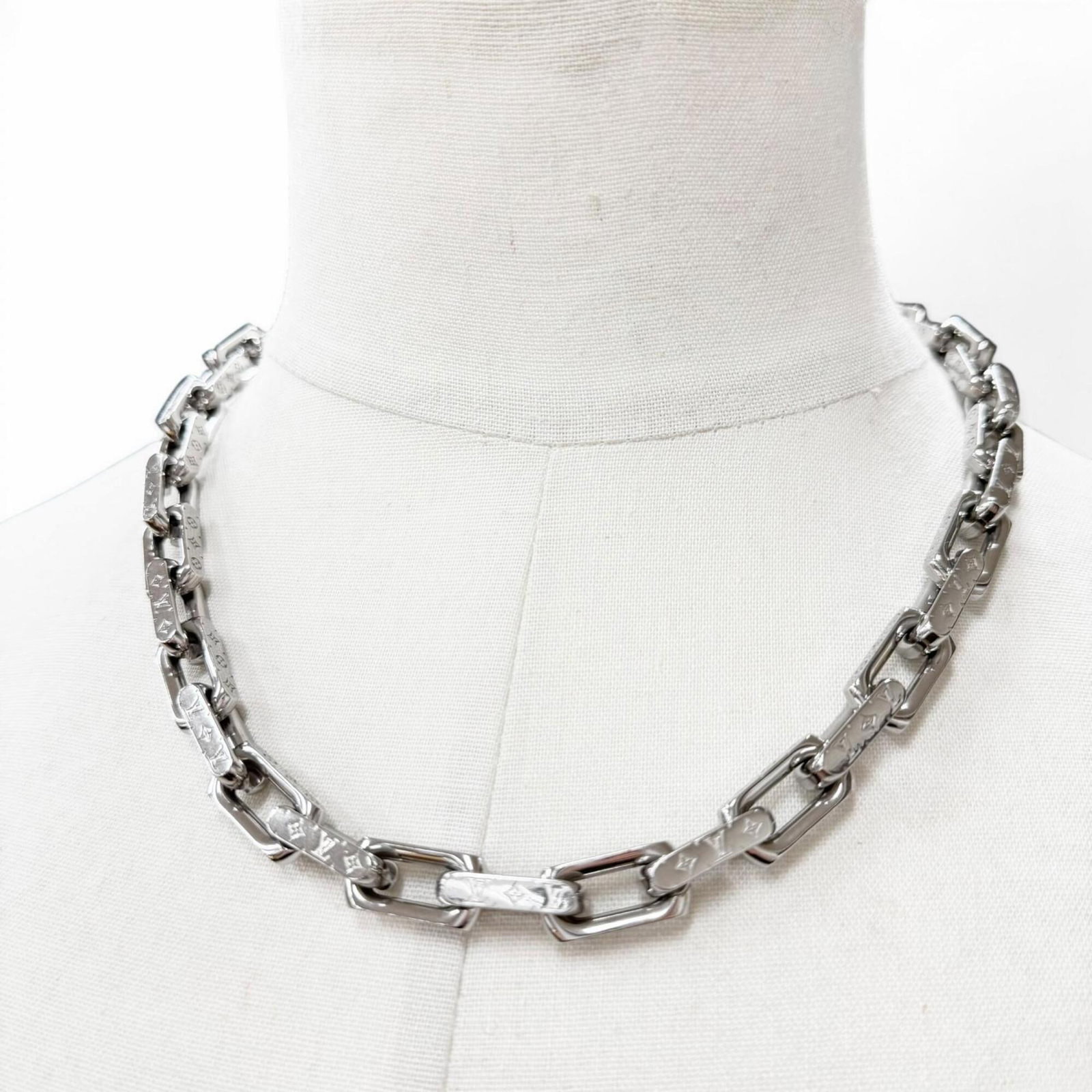 LOUIS VUITTON Silver - 3