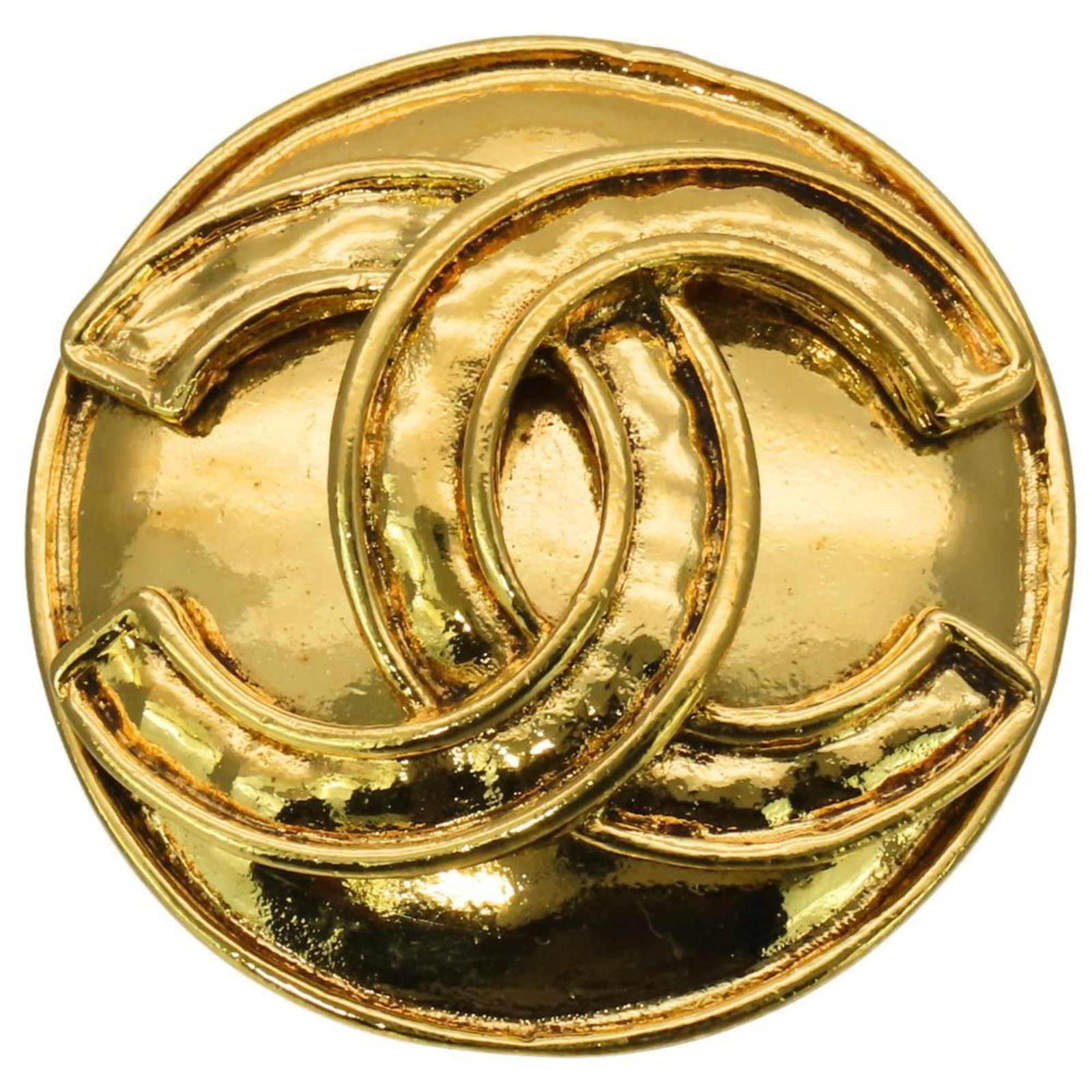 CHANEL Brooch Metal: CHANEL Brooch Metal Gold Chanel Brooch with Minimal Signs of Wear. This 30.4cm x 30.4cm metal brooch features a gold finish and bears minor scratches and light marks, but remains in very good