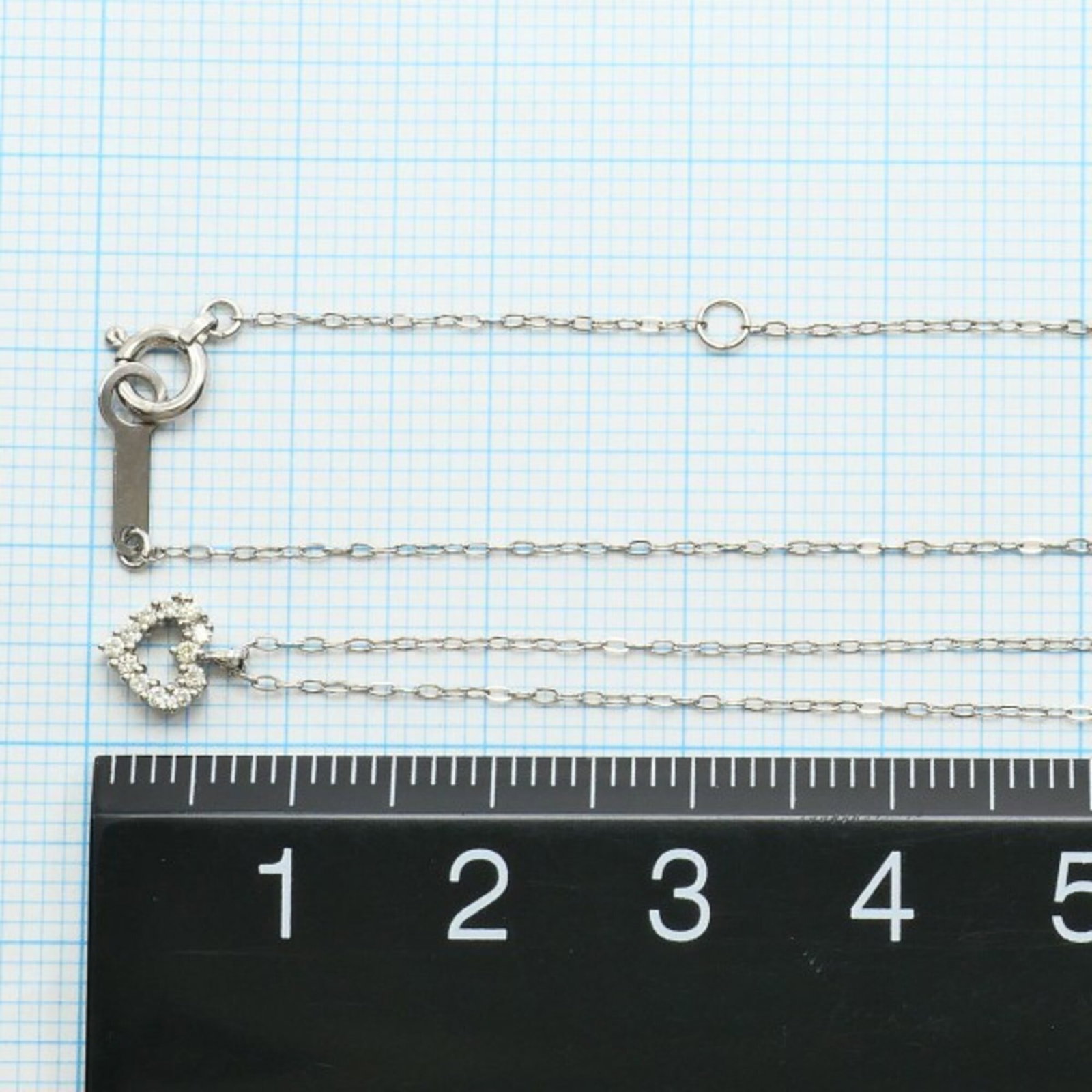4C White Gold (18K) - 5
