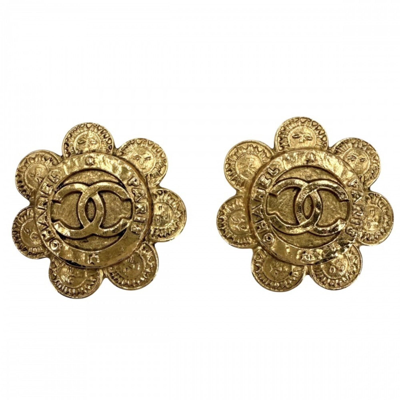 CHANEL Clip Earrings Gold Plating: CHANEL Clip Earrings Gold Plating Gold Plating Clip Earrings from CHANEL, featuring a sleek and sophisticated design. Made from gold plating, these clip earrings are a stylish addition to any outfit.