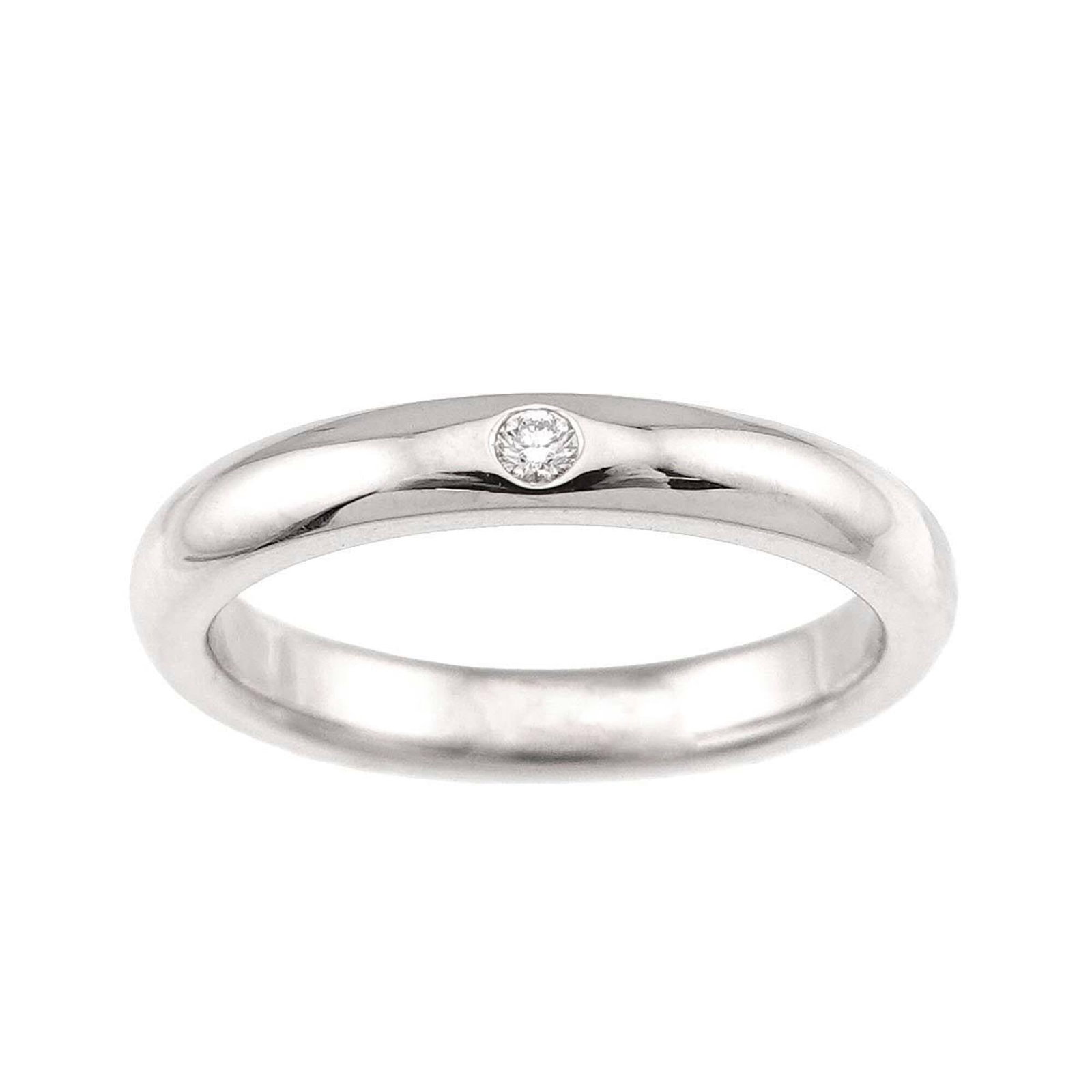 TIFFANY Band Ring Platinum 950: TIFFANY Band Ring Platinum 950 Platinum 950 Tiffany Band Ring in Excellent Condition. This like new used band ring boasts a premium platinum construction, featuring a sleek and modern design. With its