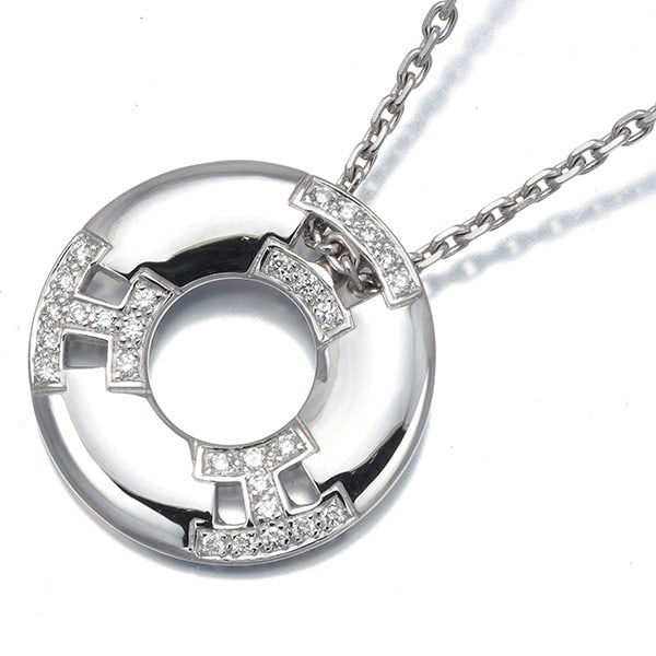 Hermes Necklace Diamond Herakles 18K 750 White Gold: Hermes Necklace Diamond Herakles 18K 750 White Gold 18k White Gold Diamond Pendant Necklace from Hermes, featuring a natural diamond set in a Herakles design, with a diameter of 23.7mm and a necklace