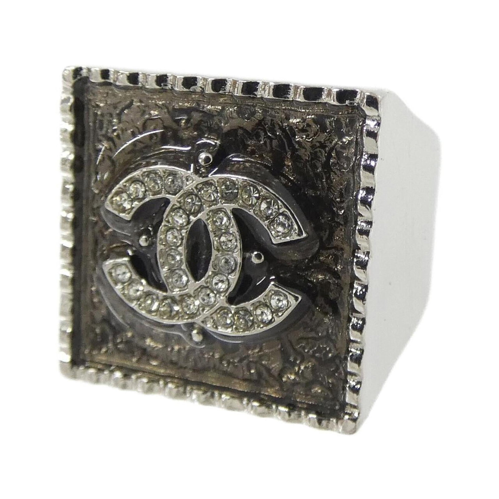 CHANEL Band Ring Gray Silver: CHANEL Band Ring Gray Silver Gray Silver Chanel Band Ring, a stylish and versatile accessory, boasts a sleek gray and silver design that adds a touch of sophistication to any outfit. The ring features