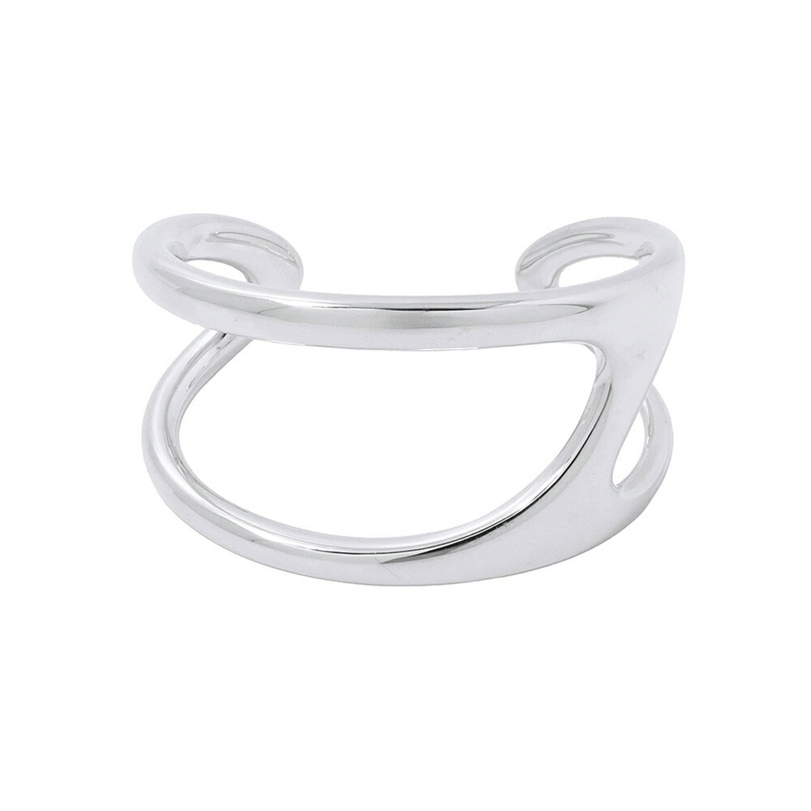 HERMES Charm Bracelet Silver 925: HERMES Charm Bracelet Silver 925 Silver 925 Charm Bracelet from Hermes, crafted in France, features a sleek and modern design. This 14cm long charm bracelet is made from high-quality silver and is in