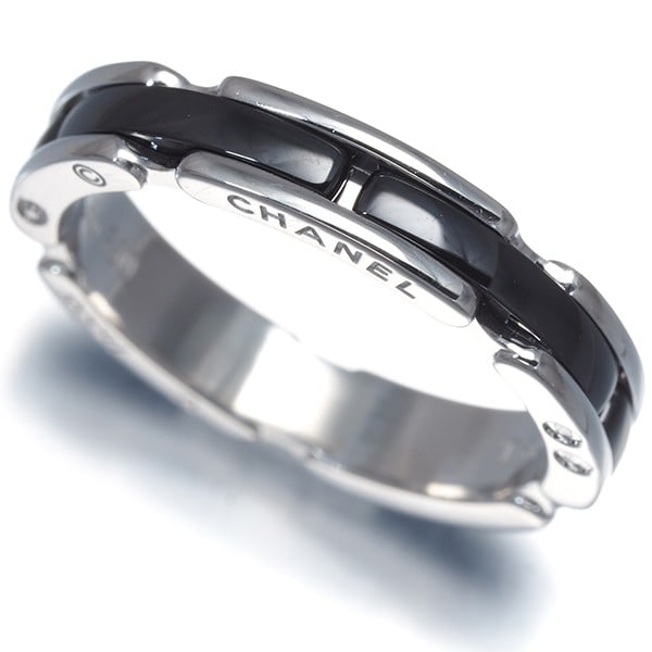 Chanel Ring Ultra Small Eu56 18K 750 White Gold/Ceramic: Chanel Ring Ultra Small Eu56 18K 750 White Gold/Ceramic Ultra Small Chanel Ring in 18K White Gold/Ceramic, EU56 Size. This exquisite ring boasts a sleek design with a 4.0mm wide band, perfect for