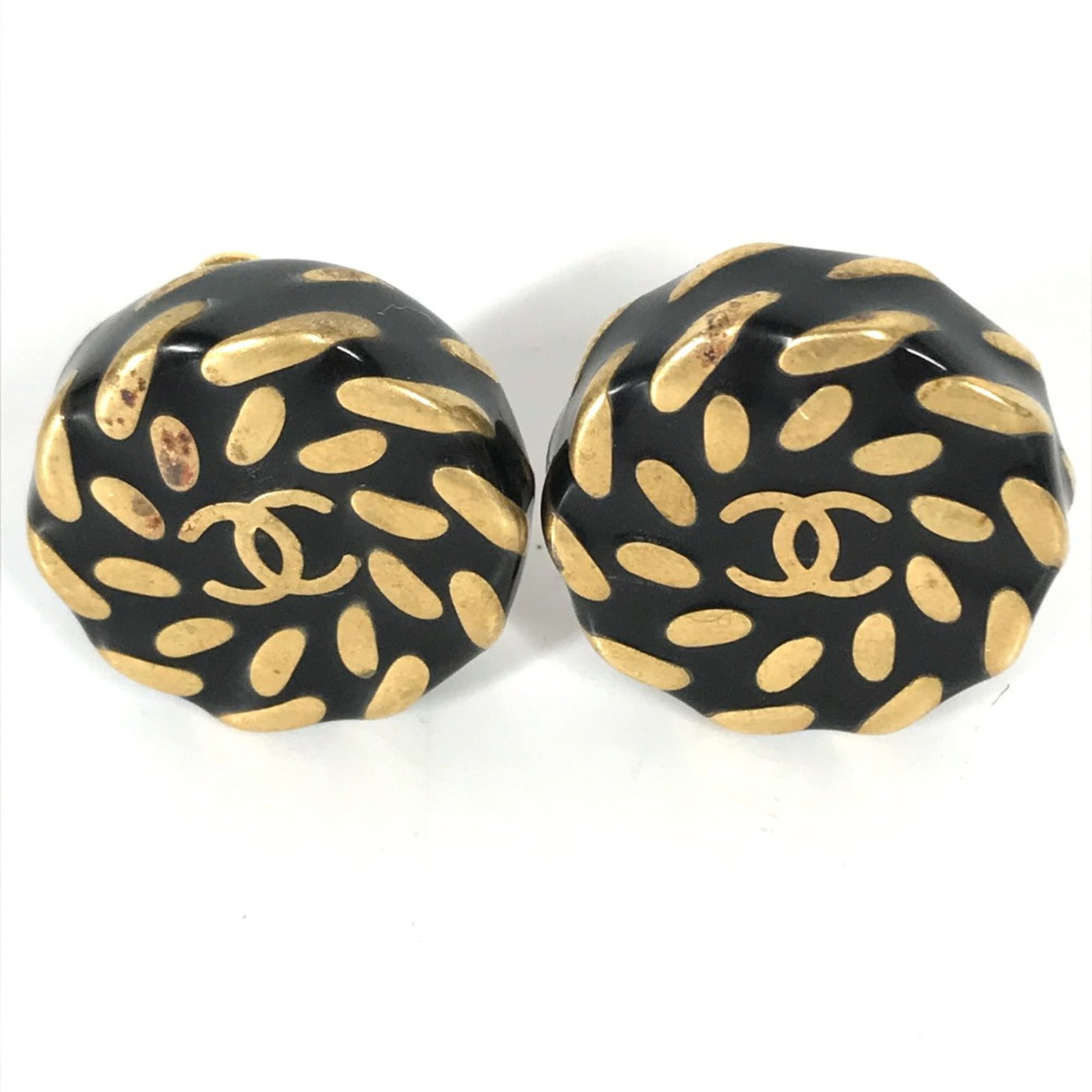 CHANEL Clip Earrings Gold Plated: CHANEL Clip Earrings Gold Plated Gold plated Clip Earrings from CHANEL, featuring a classic design with visible wear, scratches, and scuffs. The 22mm x 22mm earrings are made from gold plated