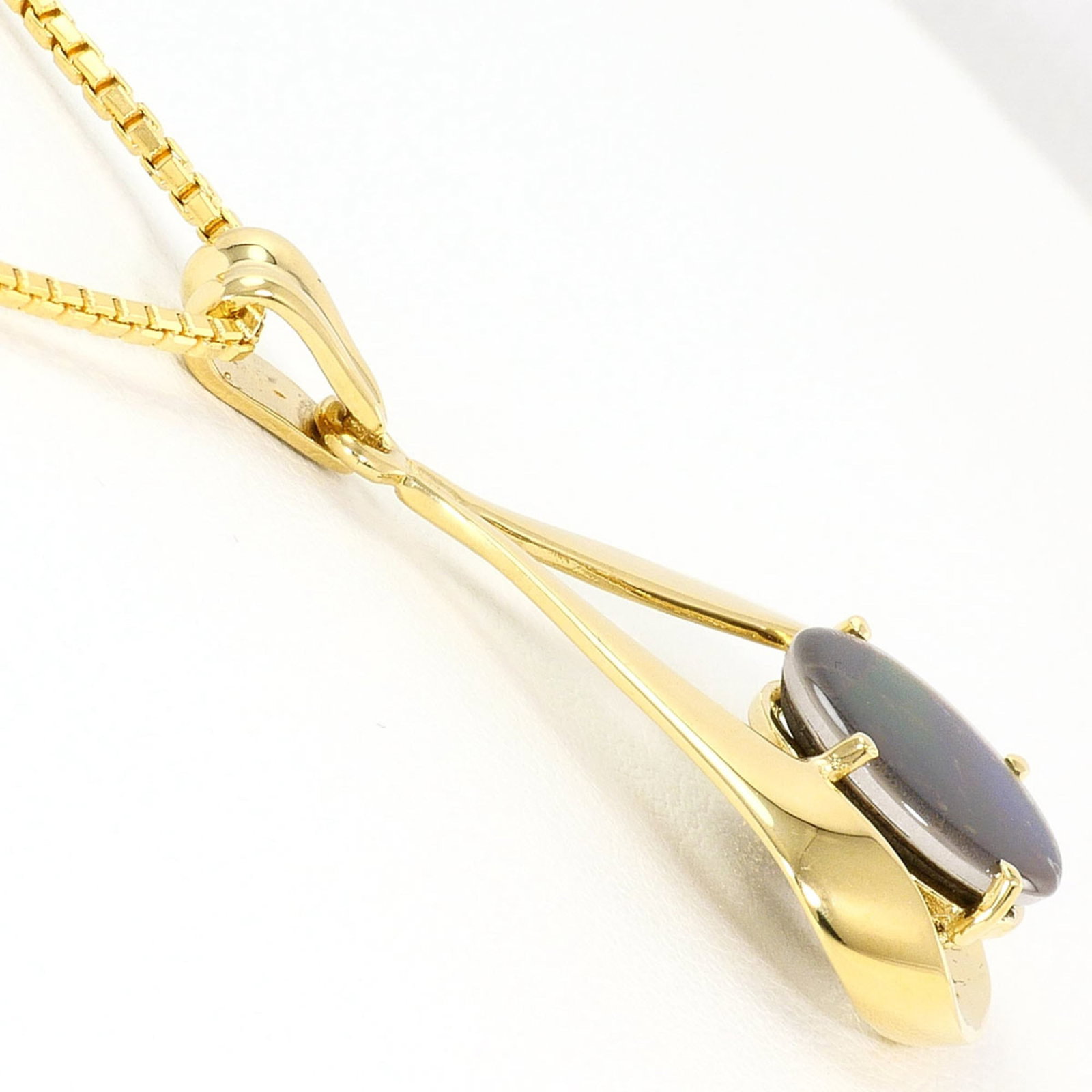 Yellow Gold (18K) - 2