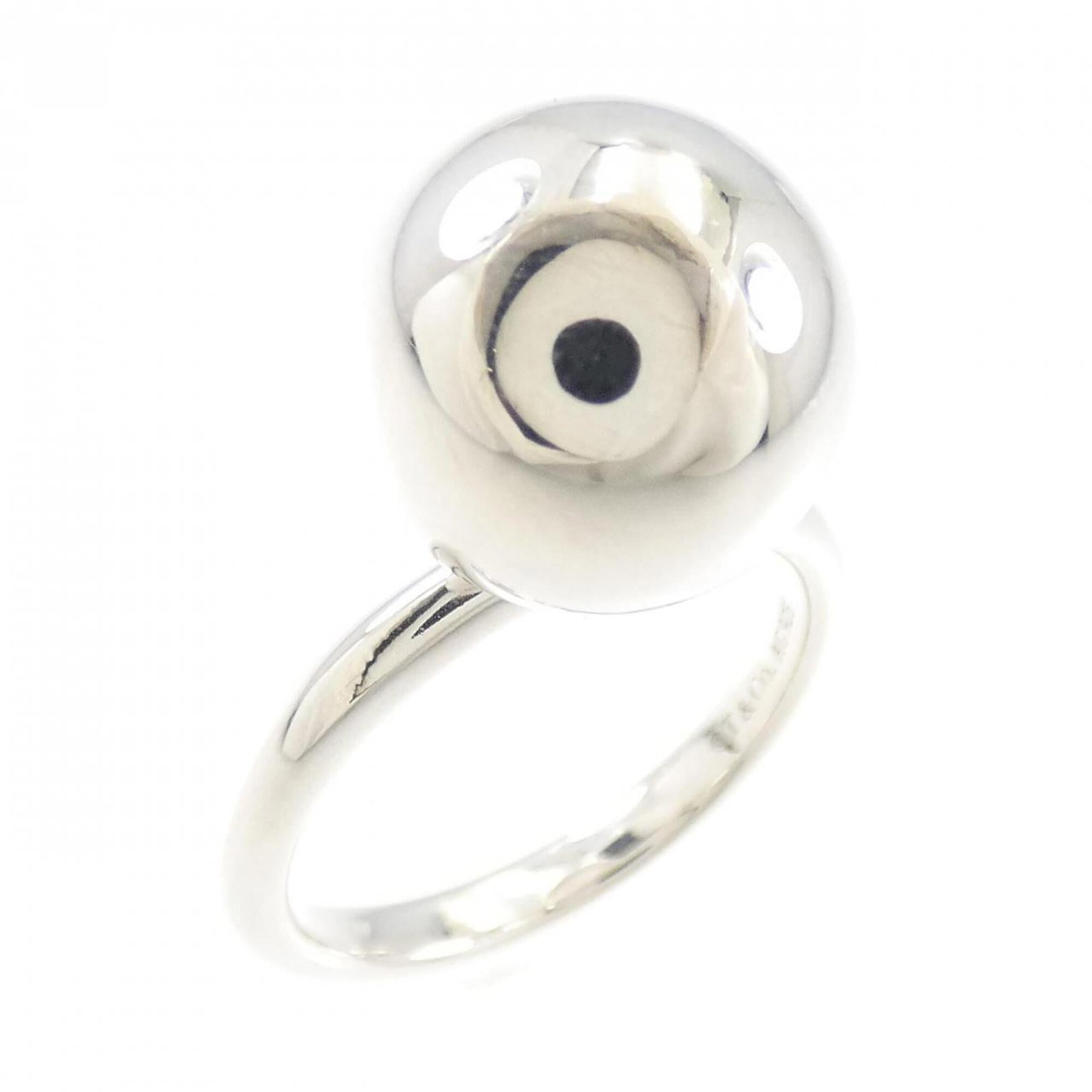 TIFFANY Band Ring Silver 925: TIFFANY Band Ring Silver 925 Silver 925 band ring from Tiffany, a classic design with a subtle elegance. This gently used ring features minor signs of wear, including small scratches or light marks,