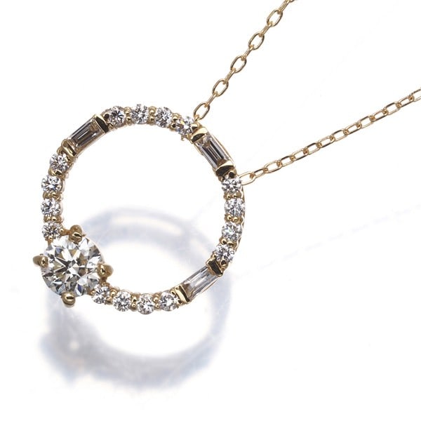 Diamond 0.24Ct/0.18Ct Circle Necklace 18K 750 Yellow Gold: Diamond 0.24Ct/0.18Ct Circle Necklace 18K 750 Yellow Gold 18k yellow gold, the necklace boasts a delicate 0.24ct diamond pendant, surrounded by a total of 0.18ct side stones, creating a stunning