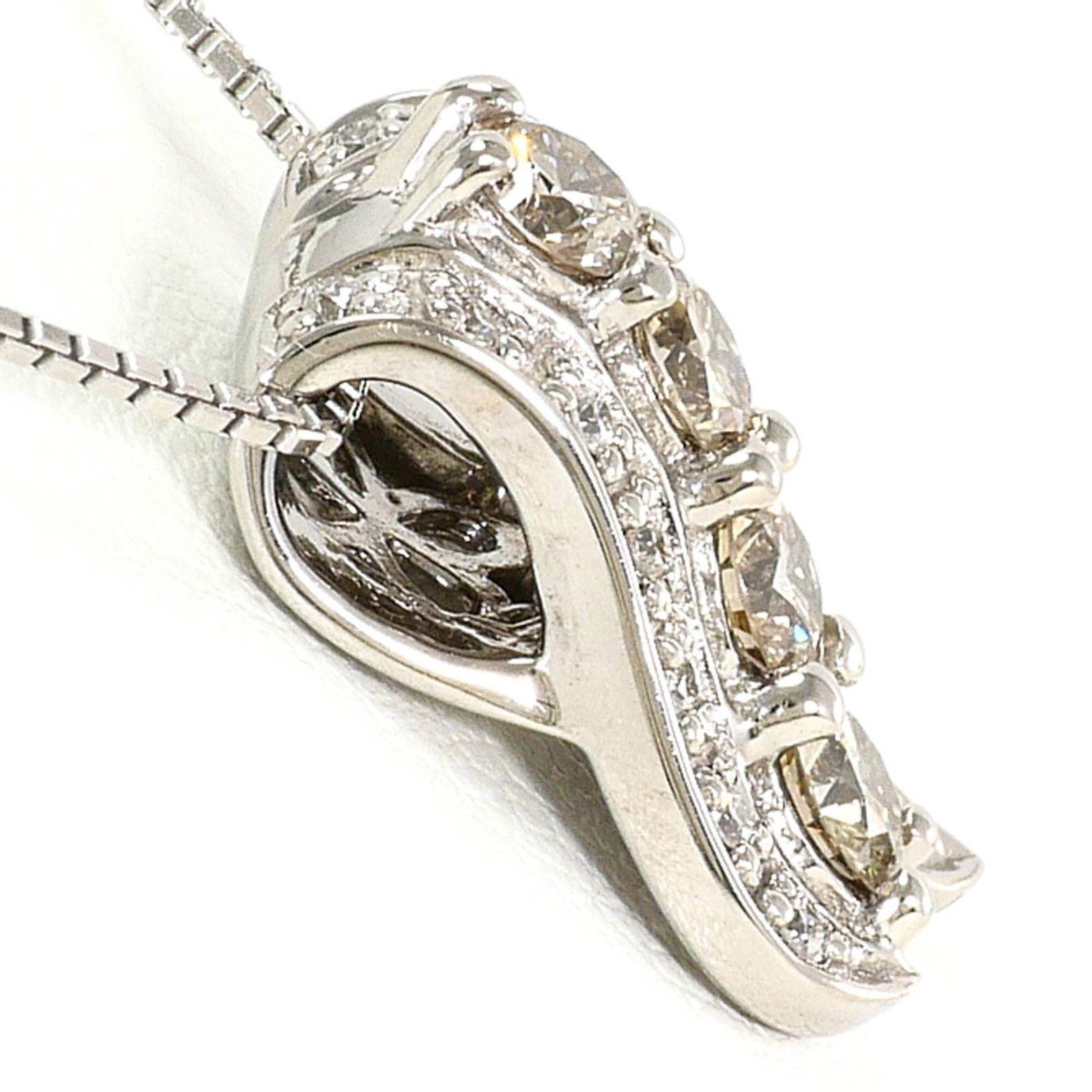 White Gold (18K) - 2