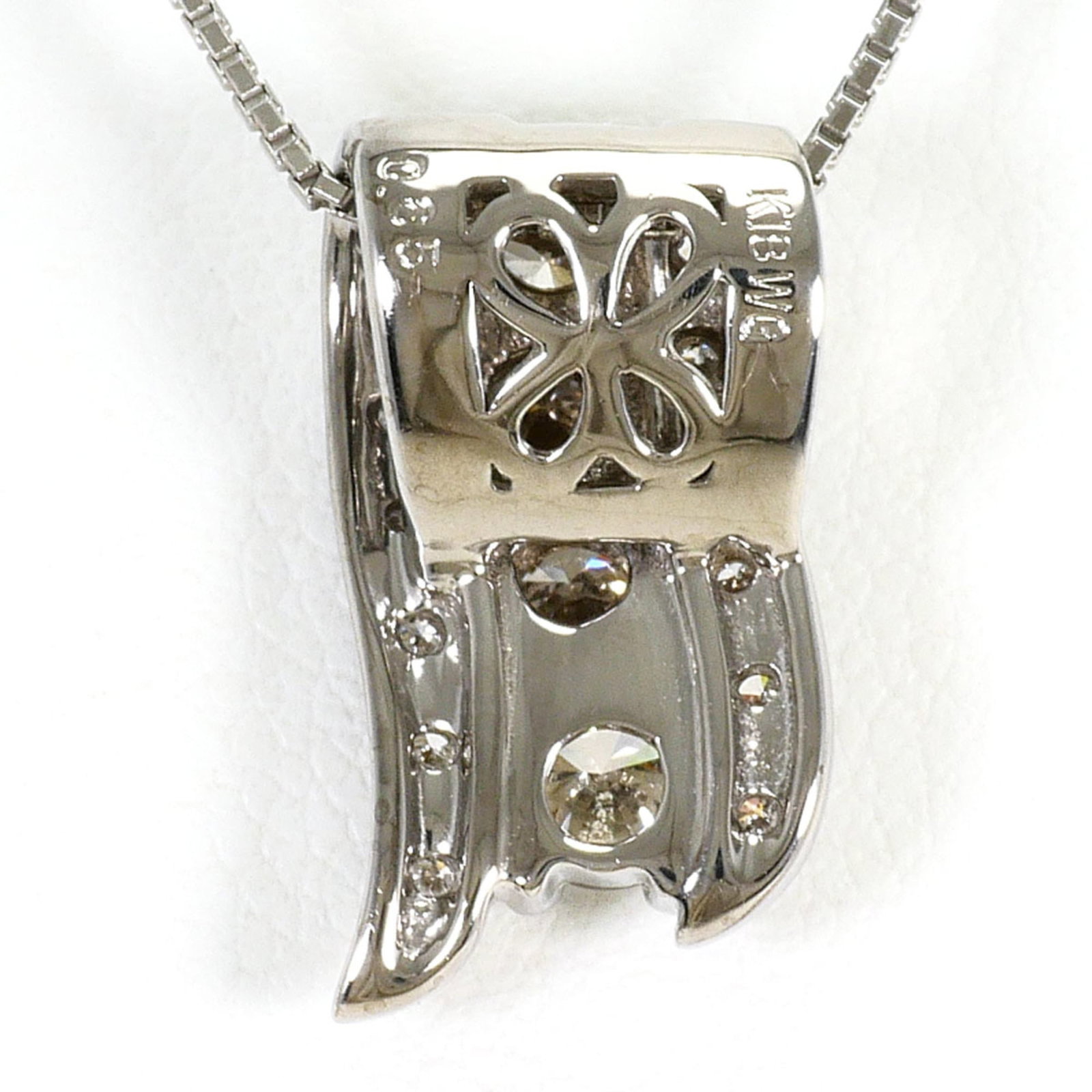 White Gold (18K) - 3