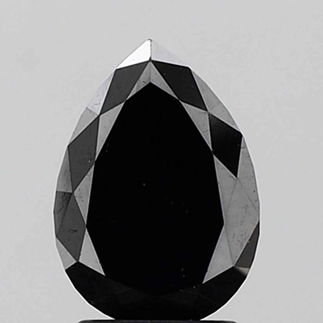 Pear 2.18ct Black VVS2 - Loose Natural Diamond: Pear 2.18ct Black VVS2 - Loose Natural Diamond 2.18ct Black VVS2 - A rare and striking natural diamond, this loose gem boasts an exceptional clarity grade and a mesmerizing black color, making it a