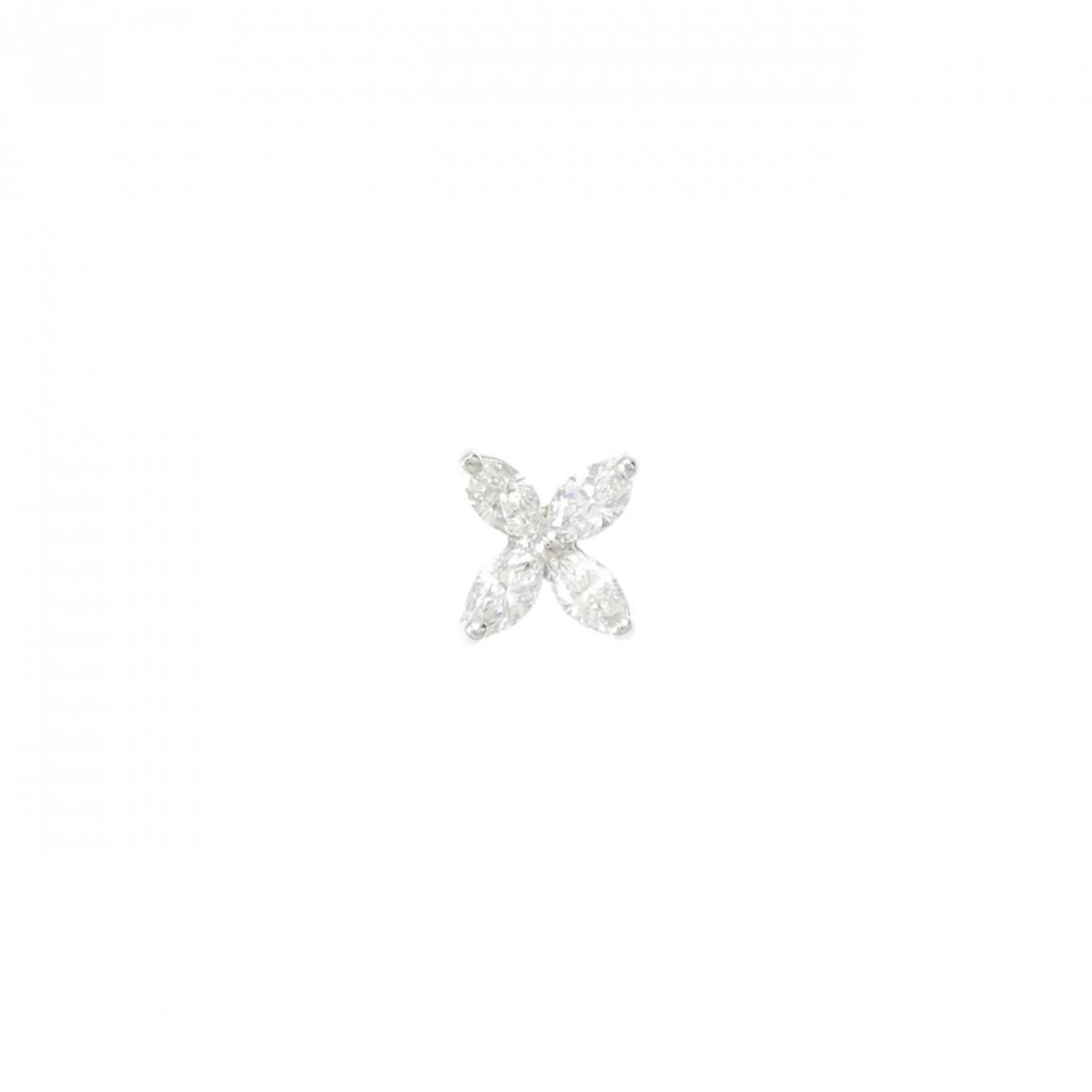TIFFANY Stud Earrings Platinum 950: TIFFANY Stud Earrings Platinum 950 Platinum 950 Tiffany stud earrings offer a sleek and sophisticated design. Made from high-quality platinum, these earrings boast a timeless elegance. In excellent co