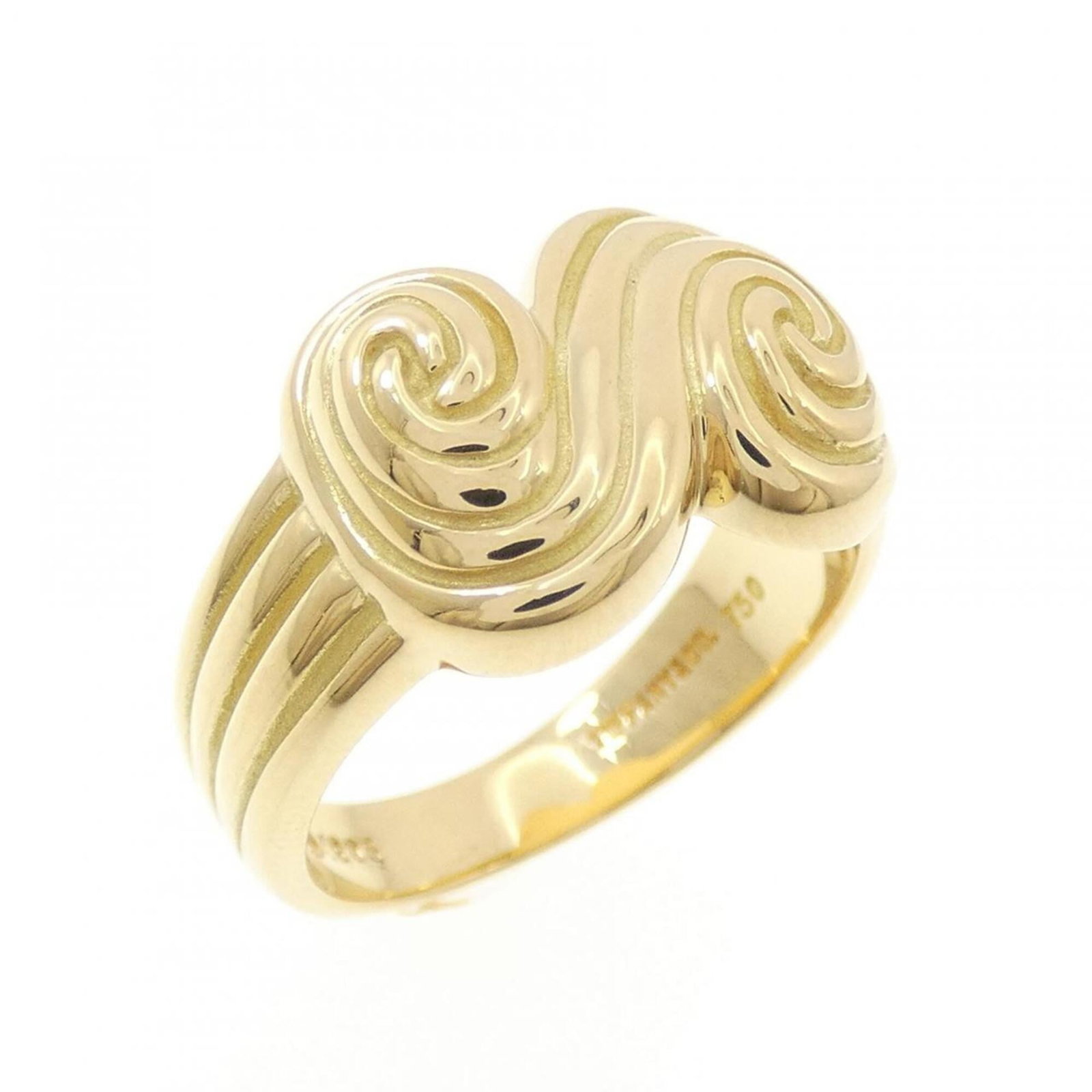 TIFFANY Band Ring Yellow Gold (18K): TIFFANY Band Ring Yellow Gold (18K) Yellow gold (18K) band ring from Tiffany, a timeless piece that exudes elegance. This like new used ring boasts the iconic Tiffany brand and features a sturdy yello