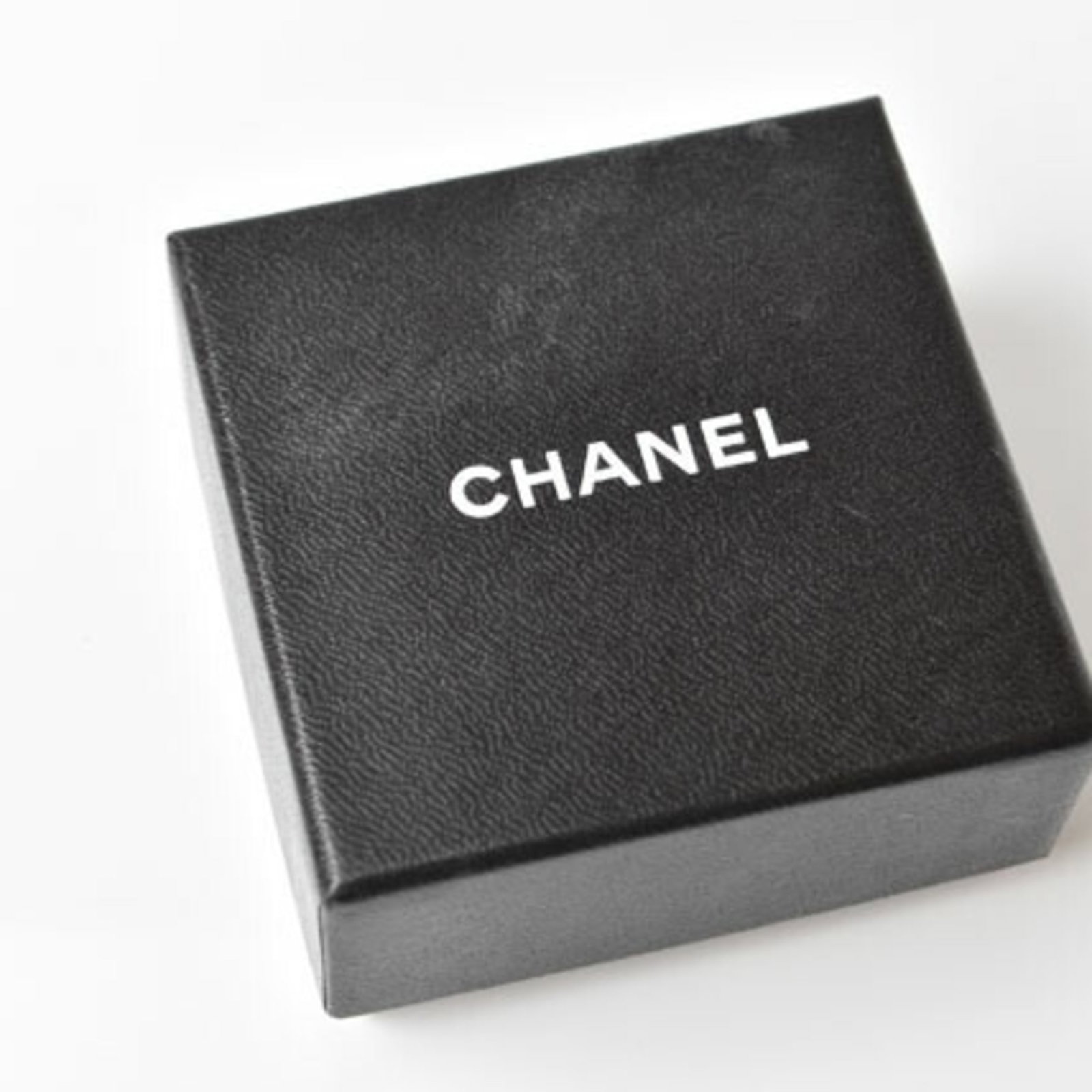 CHANEL Plastic Black Gold - 7