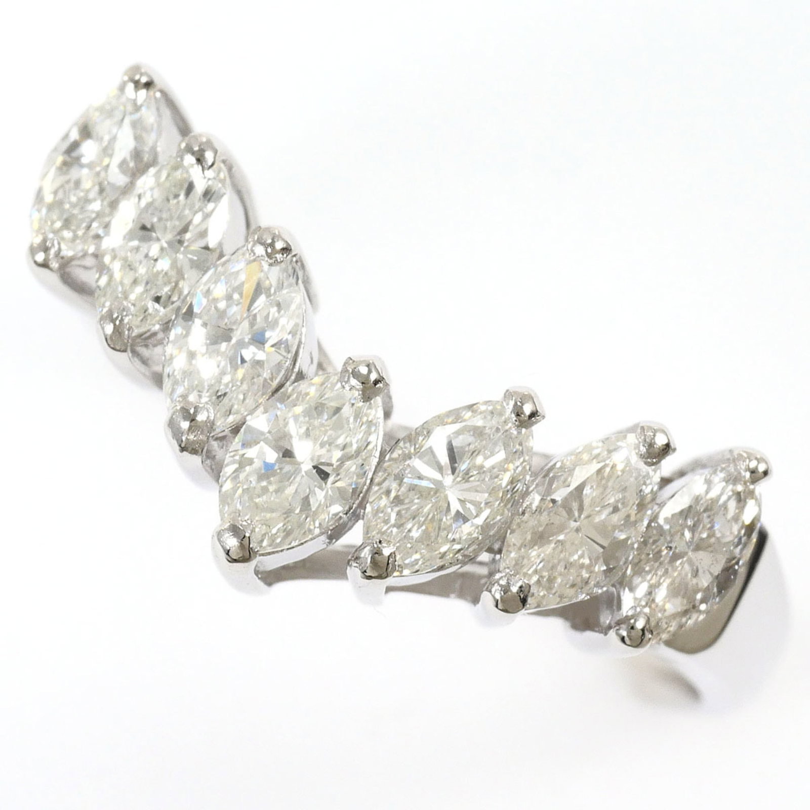 Band Ring Platinum 900: Band Ring Platinum 900 Platinum 900 band ring boasts a sleek 9mm width and 6.5 US size, making it a stylish addition to any outfit. This platinum band ring features a diamond stone, adding a touch of