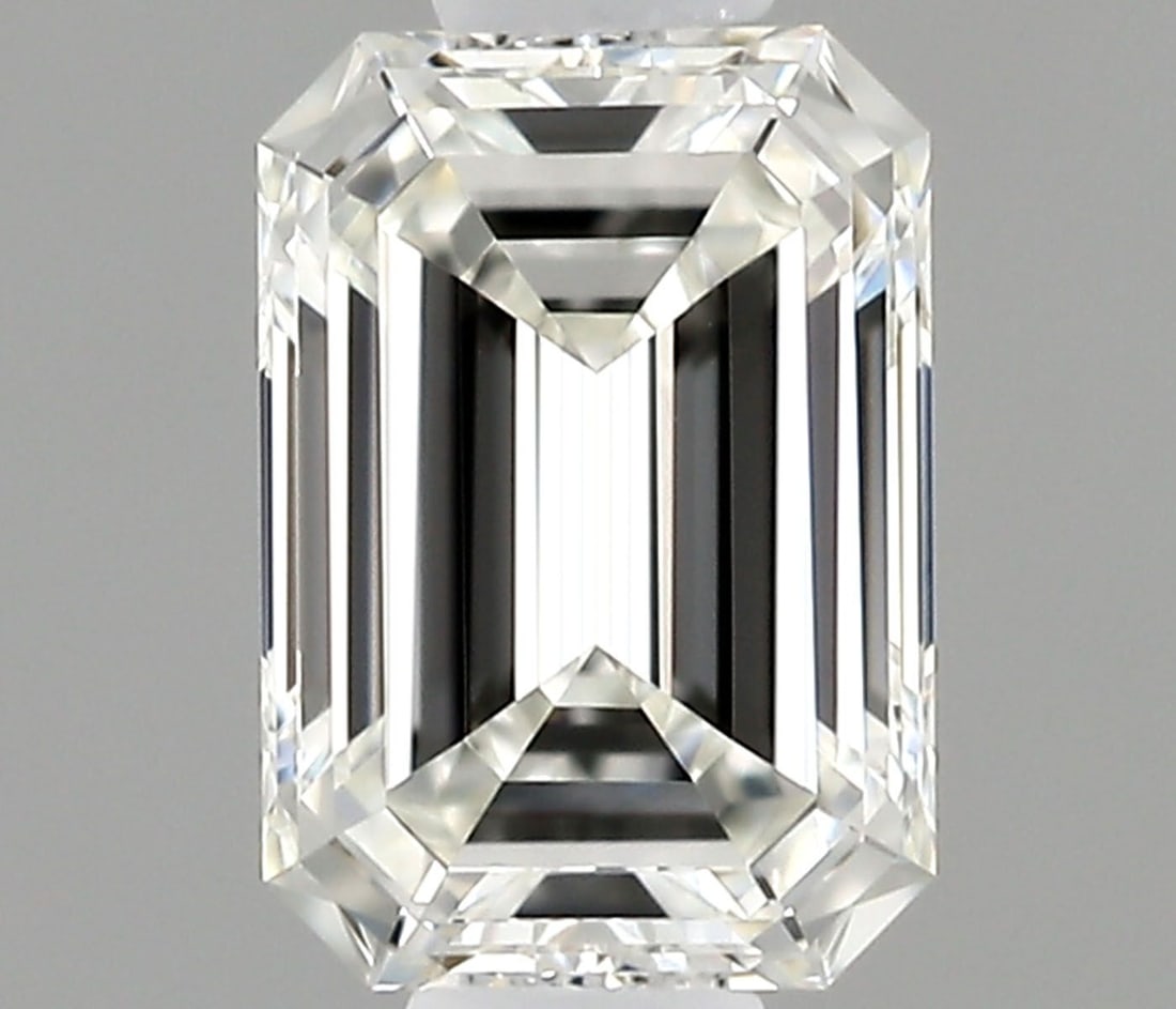 GIA Emerald 0.4ct I VVS1 - Loose Natural Diamond: GIA Emerald 0.4ct I VVS1 - Loose Natural Diamond GIA Emerald 0.4ct I VVS1 - Loose Natural Diamond0.4 carat GIA-certified emerald-cut diamond with exceptional clarity and polish, boasting an EX polish