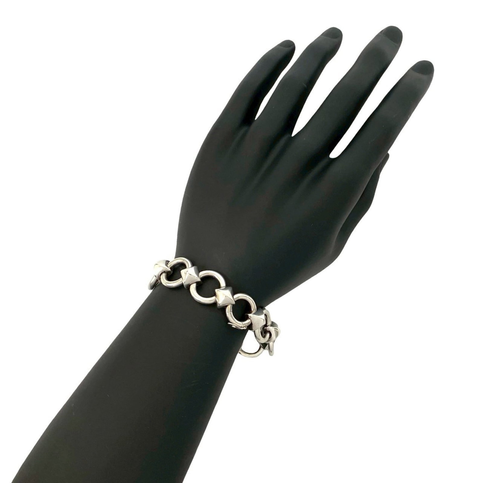 HERMES Charm Bracelet Silver 925: HERMES Charm Bracelet Silver 925 Silver 925 Charm Bracelet from Hermes, featuring a classic design with visible scratches and scuffs from previous wear. The 18.5cm length provides a comfortable fit,