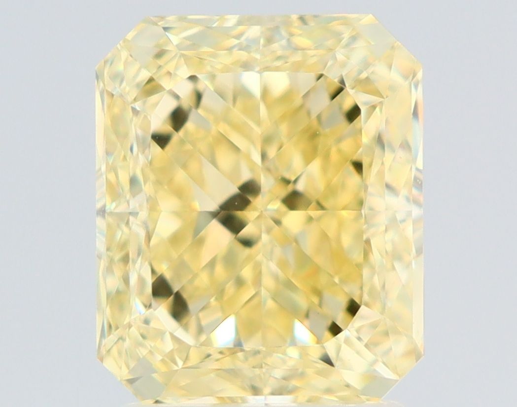 GIA Radiant 2.5ct Fancy Yellow VVS1 - Loose Natural Diamond: GIA Radiant 2.5ct Fancy Yellow VVS1 - Loose Natural Diamond GIA certification ensures the diamond's authenticity. This 2.5ct Fancy Yellow VVS1 diamond boasts exceptional clarity, cut, and color,