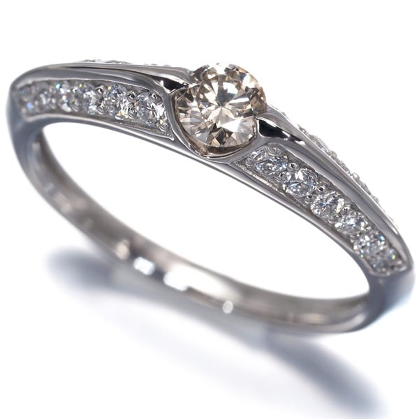 Gstv Ring Brown &Clear Diamond 0.17Ct/0.25Ct Us5-5.25 950 Platinum: Gstv Ring Brown &Clear Diamond 0.17Ct/0.25Ct Us5-5.25 950 Platinum 950 Platinum ring featuring a natural diamond with a diameter of approximately 3.6mm, surrounded by two side stones totaling 0.25ct,