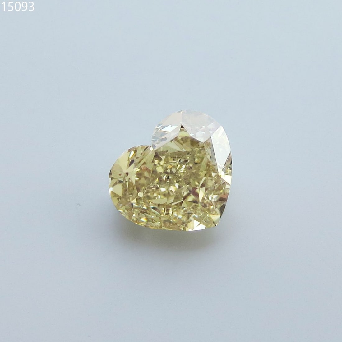 GIA Heart 3.01ct Fancy Light Brownish Greenish Yellow VVS1 - Loose Natural Diamond: GIA Heart 3.01ct Fancy Light Brownish Greenish Yellow VVS1 - Loose Natural Diamond GIA certified, this 3.01ct Fancy Light Brownish Greenish Yellow VVS1 diamond boasts exceptional clarity and a