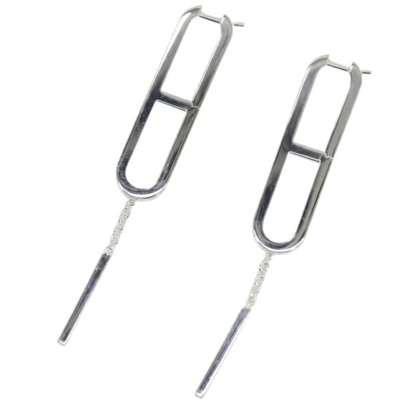 HERMES Stud Earrings Silver 925: HERMES Stud Earrings Silver 925 Silver 925 stud earrings from Hermes, featuring a sleek and sophisticated design. Made from high-quality silver, these earrings are a stylish addition to any outfit.
