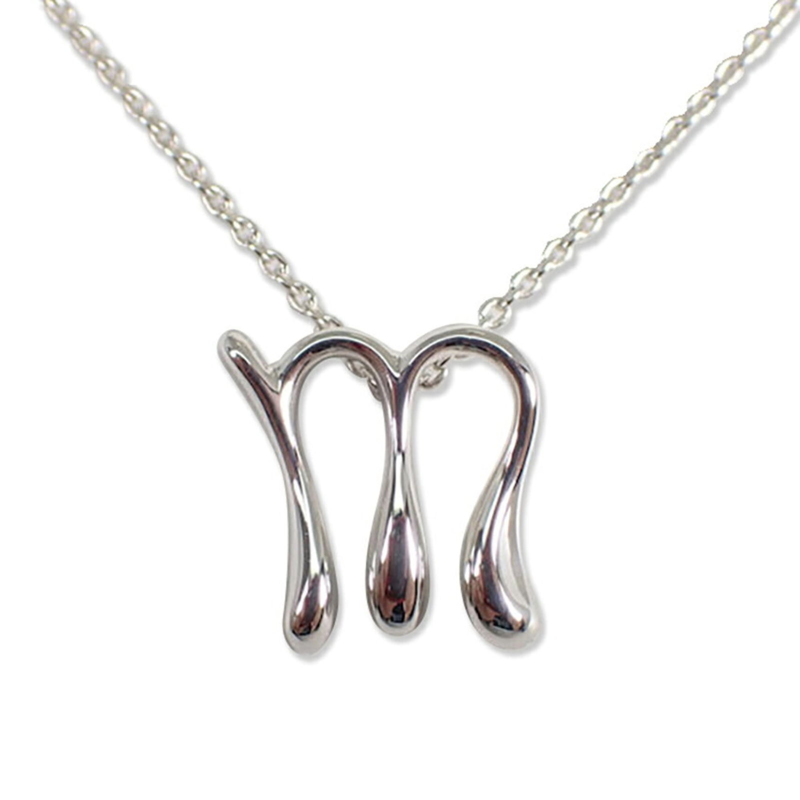 TIFFANY Sterling Silver 925: TIFFANY Sterling Silver 925 Sterling silver 925 necklace from Tiffany, featuring a 41 cm / 16.14'' adjustable neck circumference and a pendant measuring 11.9mm x 11.8mm. The necklace is gently used wi