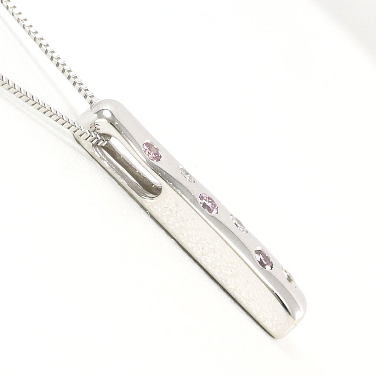 White Gold (18K) - 2